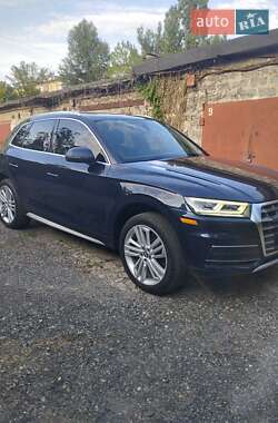 Внедорожник / Кроссовер Audi Q5 2018 в 