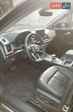 Внедорожник / Кроссовер Audi Q5 2018 в 