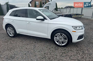 Внедорожник / Кроссовер Audi Q5 2018 в 