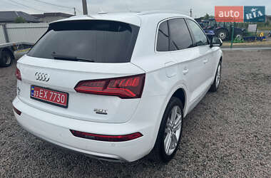 Внедорожник / Кроссовер Audi Q5 2018 в 