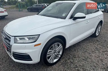 Внедорожник / Кроссовер Audi Q5 2018 в 