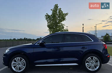 Внедорожник / Кроссовер Audi Q5 2017 в 