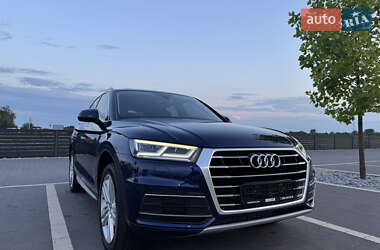 Внедорожник / Кроссовер Audi Q5 2017 в 