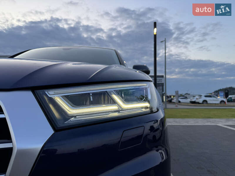 Внедорожник / Кроссовер Audi Q5 2017 в Мукачево