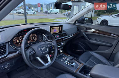 Внедорожник / Кроссовер Audi Q5 2017 в 