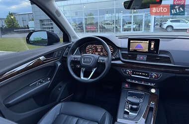 Внедорожник / Кроссовер Audi Q5 2017 в 