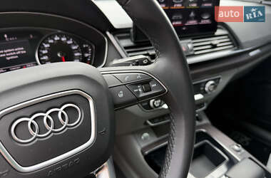 Внедорожник / Кроссовер Audi Q5 2022 в 