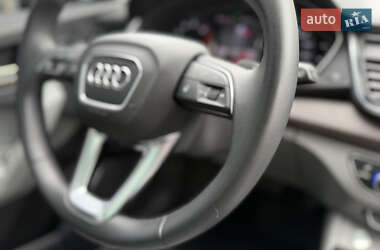 Внедорожник / Кроссовер Audi Q5 2022 в 