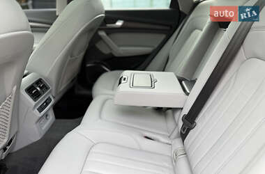 Внедорожник / Кроссовер Audi Q5 2022 в 