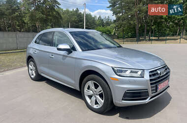 Внедорожник / Кроссовер Audi Q5 2018 в 