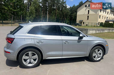 Внедорожник / Кроссовер Audi Q5 2018 в 