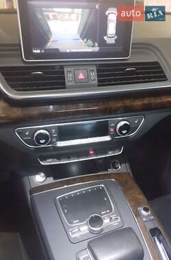 Внедорожник / Кроссовер Audi Q5 2018 в 