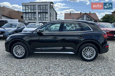Внедорожник / Кроссовер Audi Q5 2021 в 