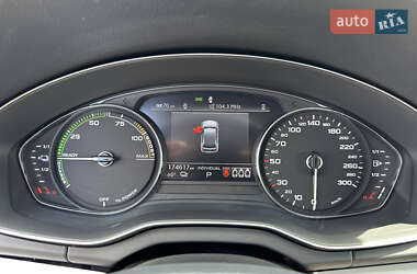 Внедорожник / Кроссовер Audi Q5 2021 в 