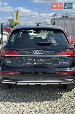 Внедорожник / Кроссовер Audi Q5 2021 в 