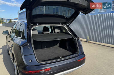 Внедорожник / Кроссовер Audi Q5 2018 в 