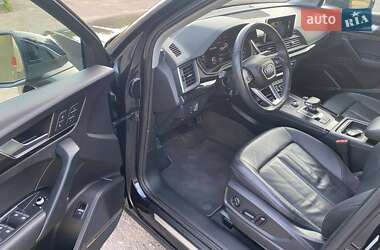 Позашляховик / Кросовер Audi Q5 2018 в 