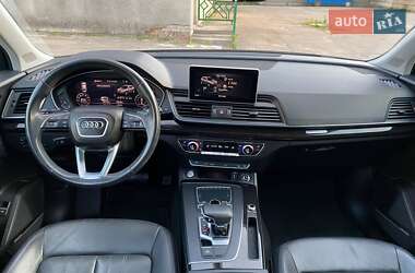 Позашляховик / Кросовер Audi Q5 2018 в 