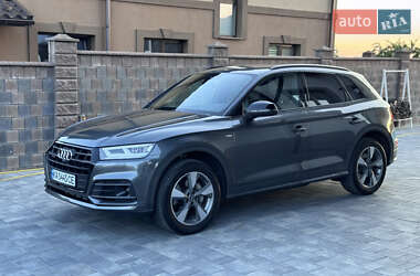 Внедорожник / Кроссовер Audi Q5 2020 в 