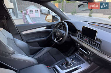 Внедорожник / Кроссовер Audi Q5 2020 в 