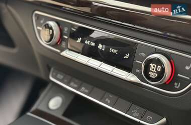 Внедорожник / Кроссовер Audi Q5 2020 в 