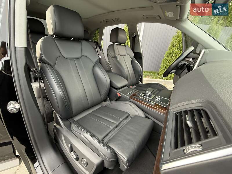 Внедорожник / Кроссовер Audi Q5 2020 в Тернополе