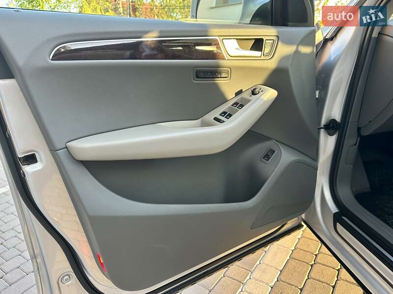 Внедорожник / Кроссовер Audi Q5 2010 в Виннице