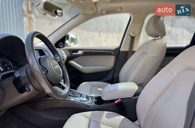Внедорожник / Кроссовер Audi Q5 2015 в 