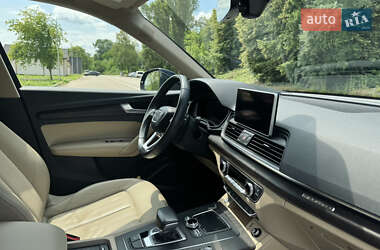Внедорожник / Кроссовер Audi Q5 2018 в 