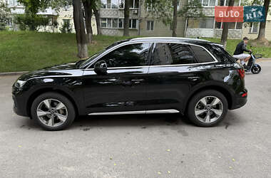 Внедорожник / Кроссовер Audi Q5 2022 в 