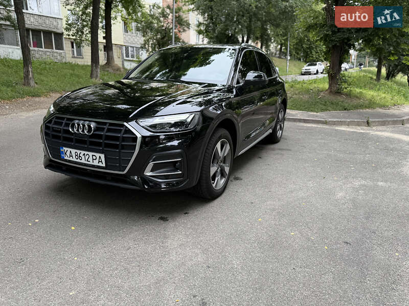 Внедорожник / Кроссовер Audi Q5 2022 в 