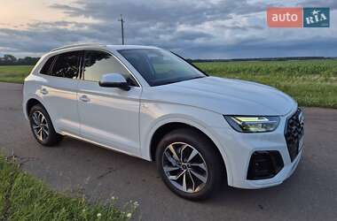 Позашляховик / Кросовер Audi Q5 2024 в 