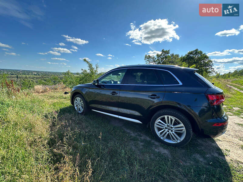 Внедорожник / Кроссовер Audi Q5 2021 в Лубнах