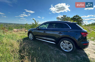 Внедорожник / Кроссовер Audi Q5 2021 в 
