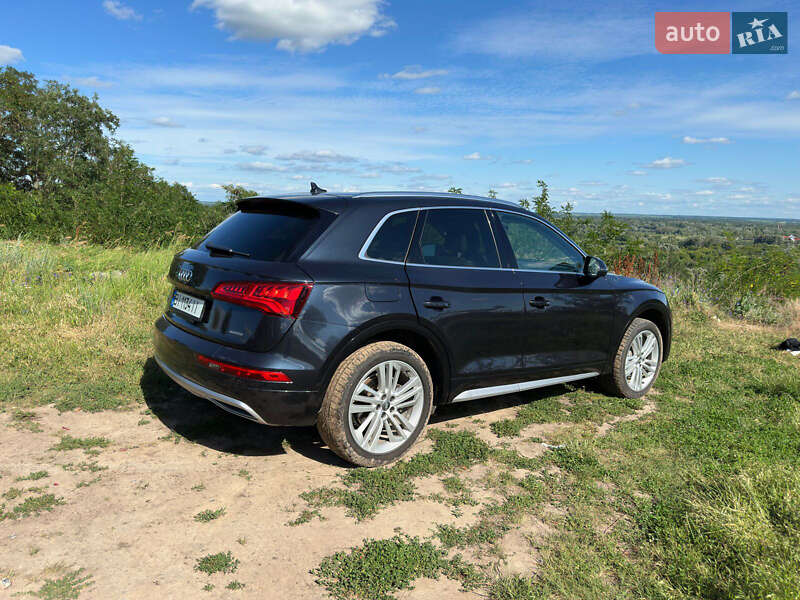 Внедорожник / Кроссовер Audi Q5 2021 в Лубнах