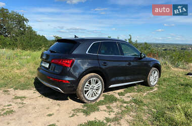 Внедорожник / Кроссовер Audi Q5 2021 в 