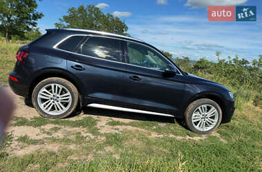 Внедорожник / Кроссовер Audi Q5 2021 в 