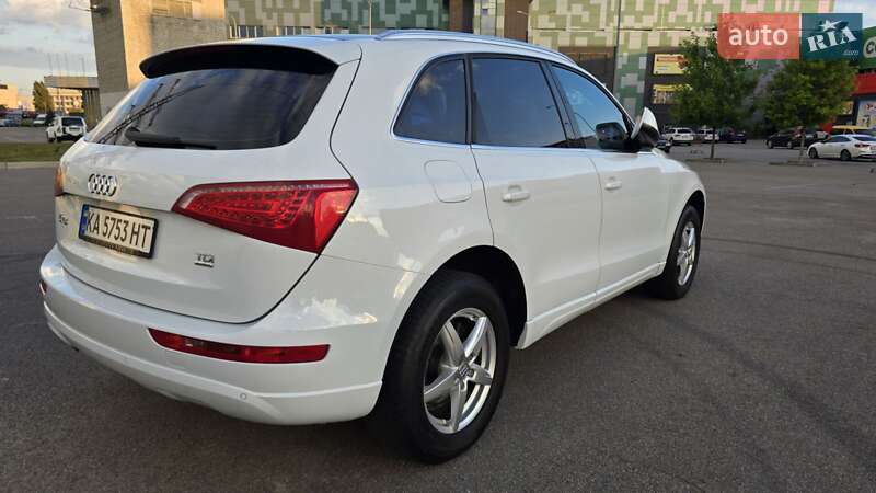 Внедорожник / Кроссовер Audi Q5 2011 в Киеве
