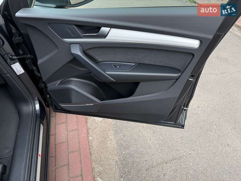 Внедорожник / Кроссовер Audi Q5 2022 в Черкассах