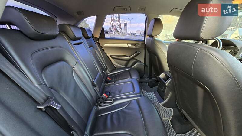 Внедорожник / Кроссовер Audi Q5 2011 в Киеве