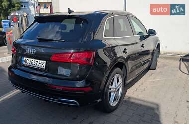 Внедорожник / Кроссовер Audi Q5 2018 в 