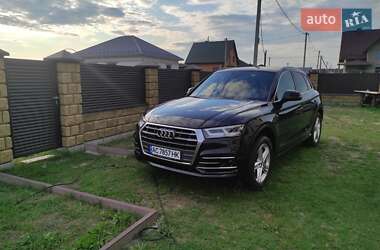 Внедорожник / Кроссовер Audi Q5 2018 в 