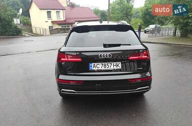 Внедорожник / Кроссовер Audi Q5 2018 в 
