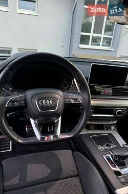 Внедорожник / Кроссовер Audi Q5 2018 в 