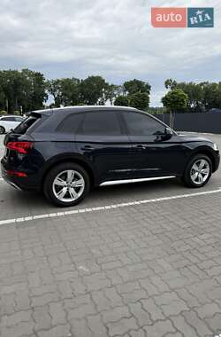 Внедорожник / Кроссовер Audi Q5 2018 в 