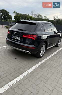 Внедорожник / Кроссовер Audi Q5 2018 в 