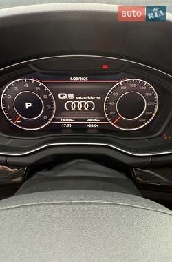 Внедорожник / Кроссовер Audi Q5 2018 в 