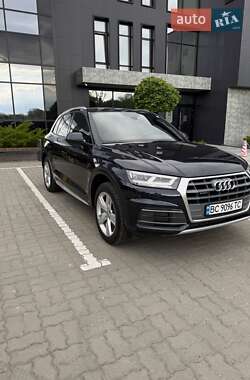 Внедорожник / Кроссовер Audi Q5 2018 в 