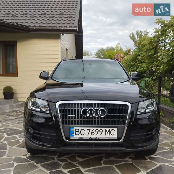 Внедорожник / Кроссовер Audi Q5 2010 в 