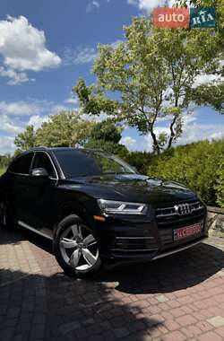 Внедорожник / Кроссовер Audi Q5 2018 в 